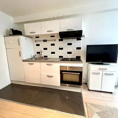 Bright 1 Bedroom First Floor Near Republique 10 Apartment Paris