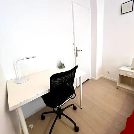 Bright 1 Bedroom First Floor Near Republique 10 Paris