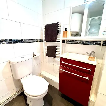 Bright 1 Bedroom First Floor Near Republique 10