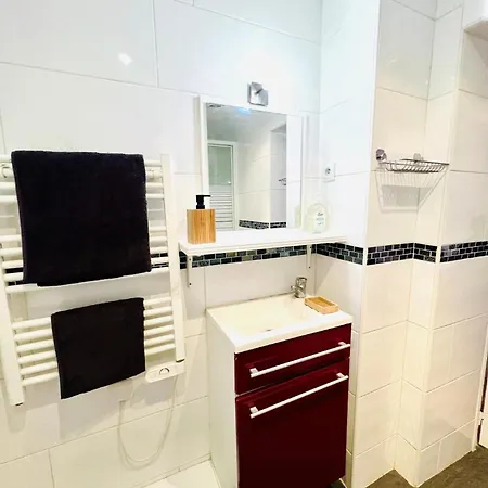 Apartment Bright 1 Bedroom First Floor Near Republique 10 Paris