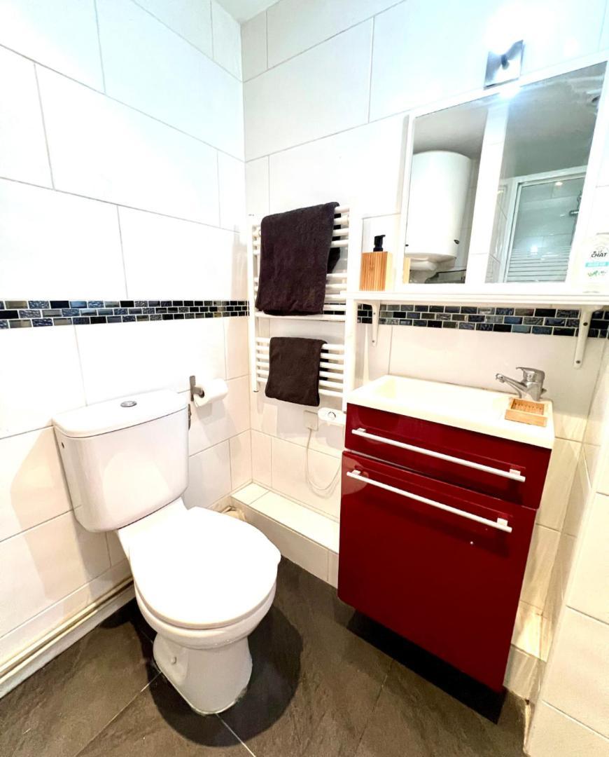 Bright 1 Bedroom First Floor Near Republique 10